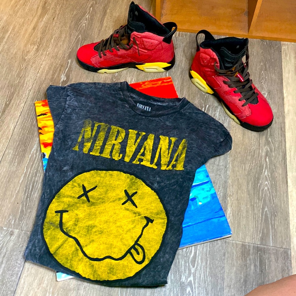 NIRVANA Graphic Tee 😋
